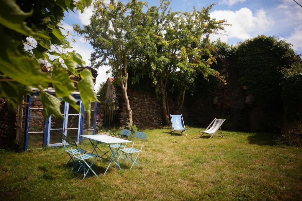 Belle Maison De Campagne Hénon Exterior foto